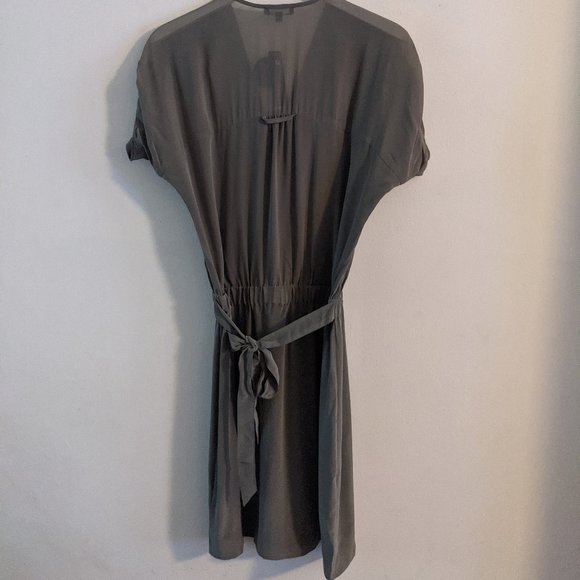 NWT LA Made Maya Silk Short Sleeve V Neck Dress Dusty Olive Size Medium - Picture 3 of 14